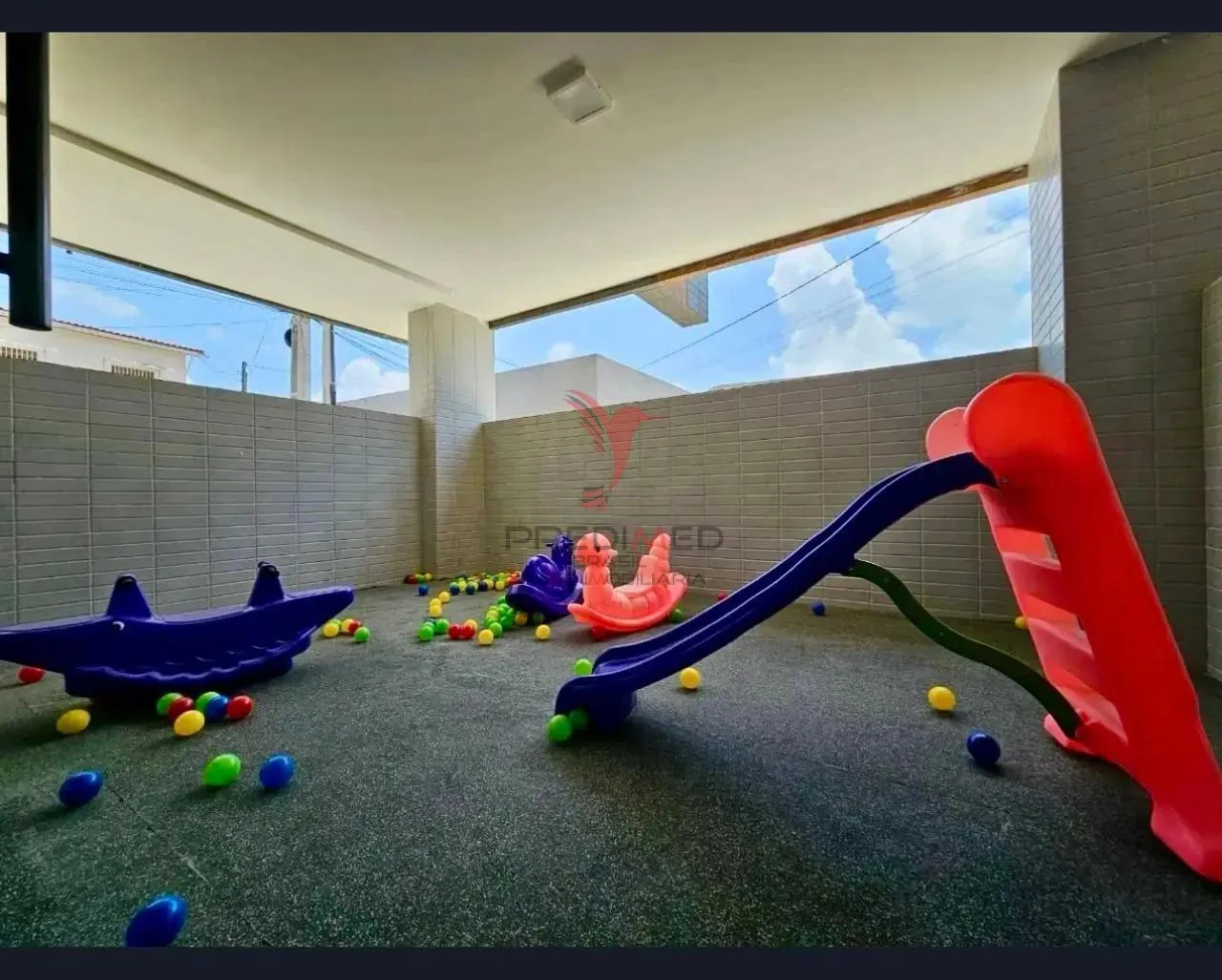 Imagem Apartamento de 3 Quartos, porteira fechada em PRAIA DE FORMOSA