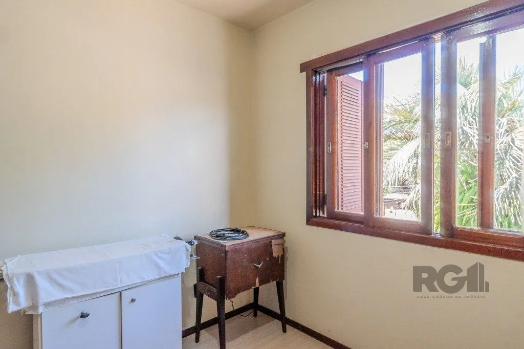 Imagem Casa com 4 dormitórios no bairro Gloria