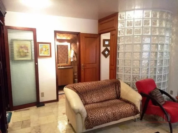 Imagem Cobertura com 4 dormitórios, sendo 1 suíte, sala de estar, água quente, ar condicionado, moveis p...