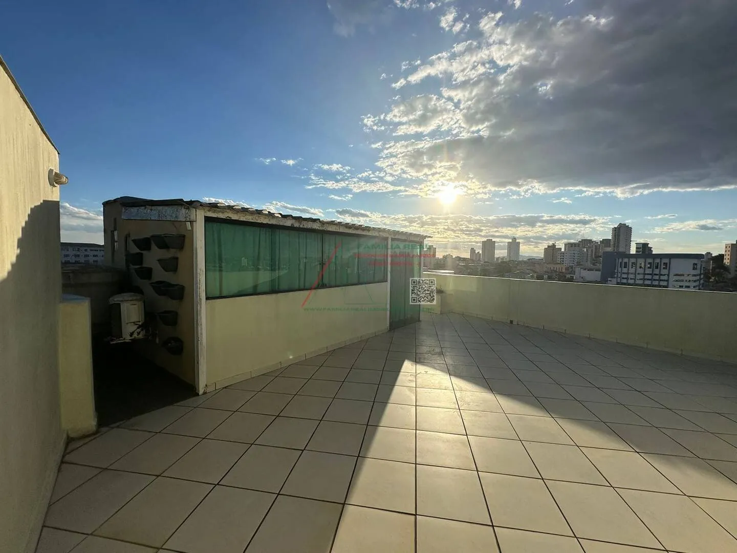 Imagem Propriedade Multifamiliar, à Venda, na Vila Matilde, com 03 Vagas de Garagem e Entrada Independente