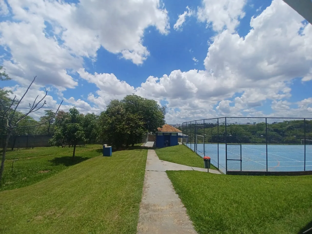 Imagem Impressionante casa térrea de 400m² com 5 dormitórios no Terras de São Lucas