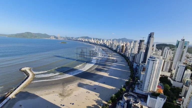 Imagem Apartamento com 3 suítes à venda no edifício Infinity Cost