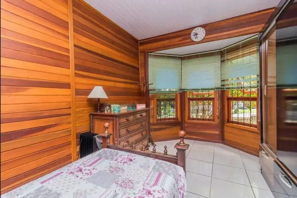 Imagem Casa 4 Dormitórios Bairro Gloria.