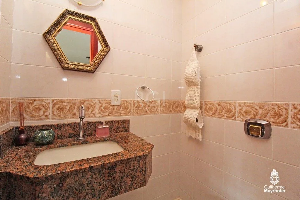 Imagem Casa Condominio para Venda - 324.7m², 3 dormitórios, sendo 1 suites, 4 vagas - Menino Deus