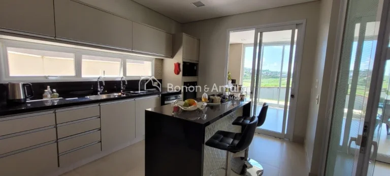 Imagem Casa a venda no Alphaville Dom Pedro : Sobrado moderno, com muita luz natural e uma vista fantástic...