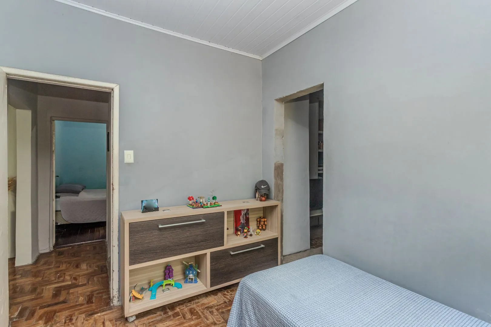 Imagem Casa no bairro Jardim Botânico de 3 dormitórios e garagem e terreno com 370m²