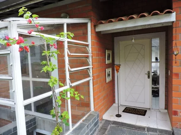 Imagem Pq das Artes - Casa descolada! Na melhor localização muito verde !