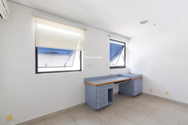 Imagem Conjunto comercial com 196m2 ao lado da estação Barra Funda.