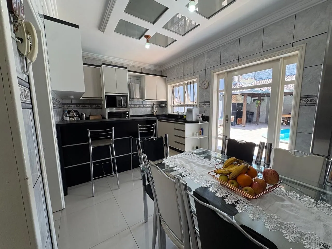 Imagem Casa residencial 234m² , 2 dormitórios no bairro Glória