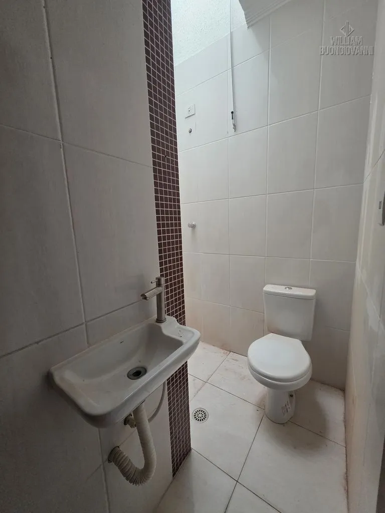 Imagem Casa Reformada em Condomínio - 1 Dorm, 1 Vaga, 1,4 km da Praia