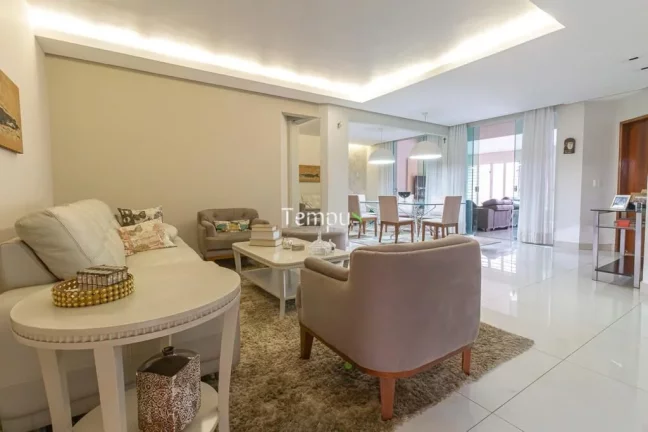 Imagem Sobrado de 421m² à venda no bairro Jardim América - Goiânia/GO