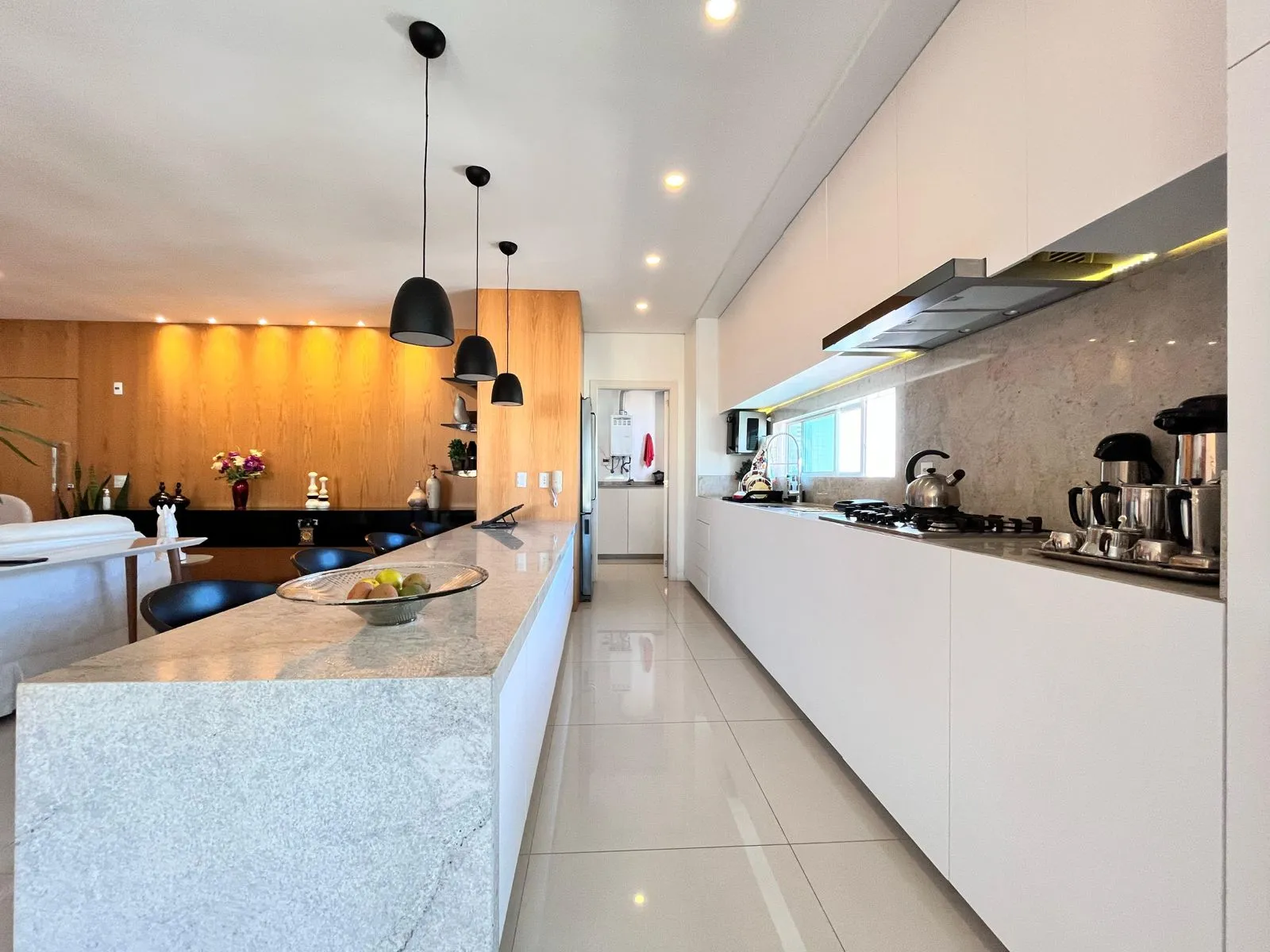 Imagem Apartamento com vista para o mar à venda com 193m2 por R$ 3.350.000,00