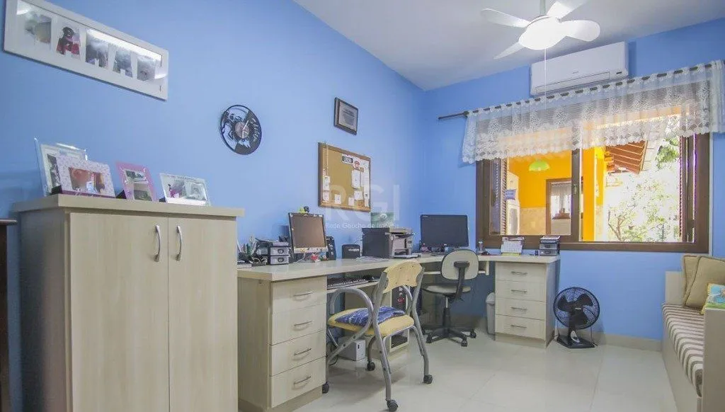 Imagem Casa para Venda - 252m², 3 dormitórios, sendo 1 suites, 3 vagas - Parque Santa Fé