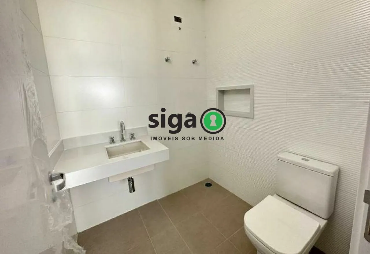 Imagem Casa em Condomínio Fechado à venda no Alto da Boa Vista com 3 Suítes e 3 Vagas - São Paulo