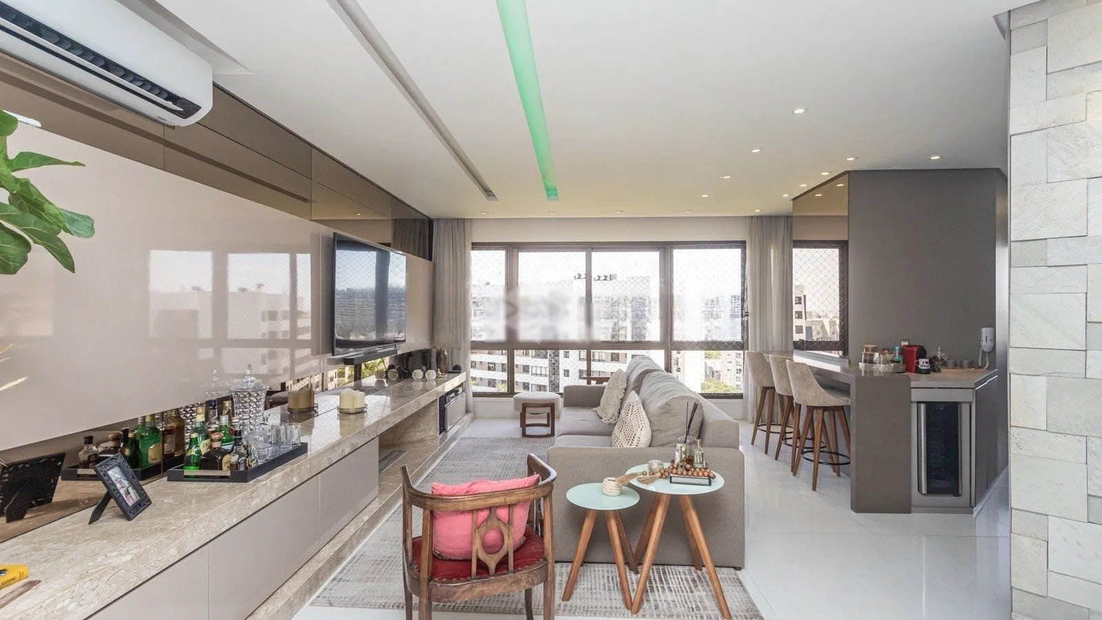 Imagem Apartamento com 3 quartos, 3 vagas e 105m² - Bairro Vila Jardim