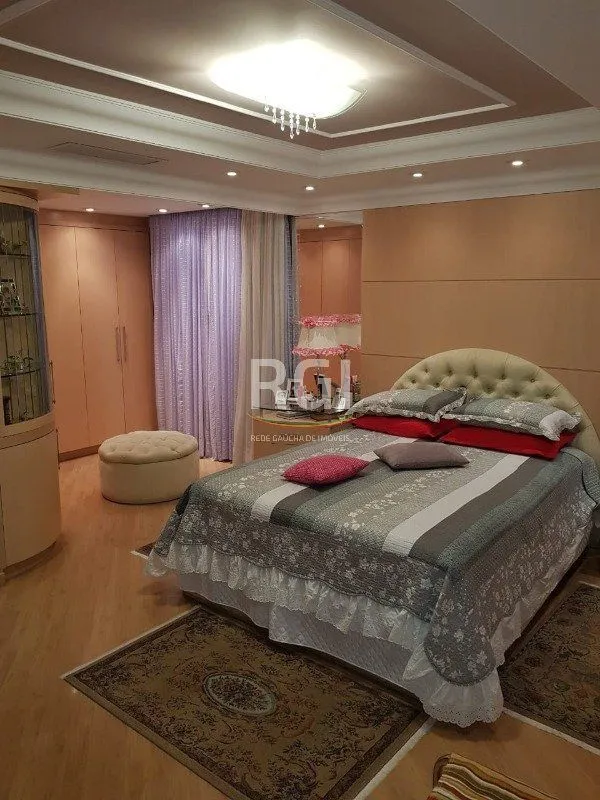 Imagem Casa para Venda - 300m², 3 dormitórios, sendo 1 suites, 4 vagas - Ipanema