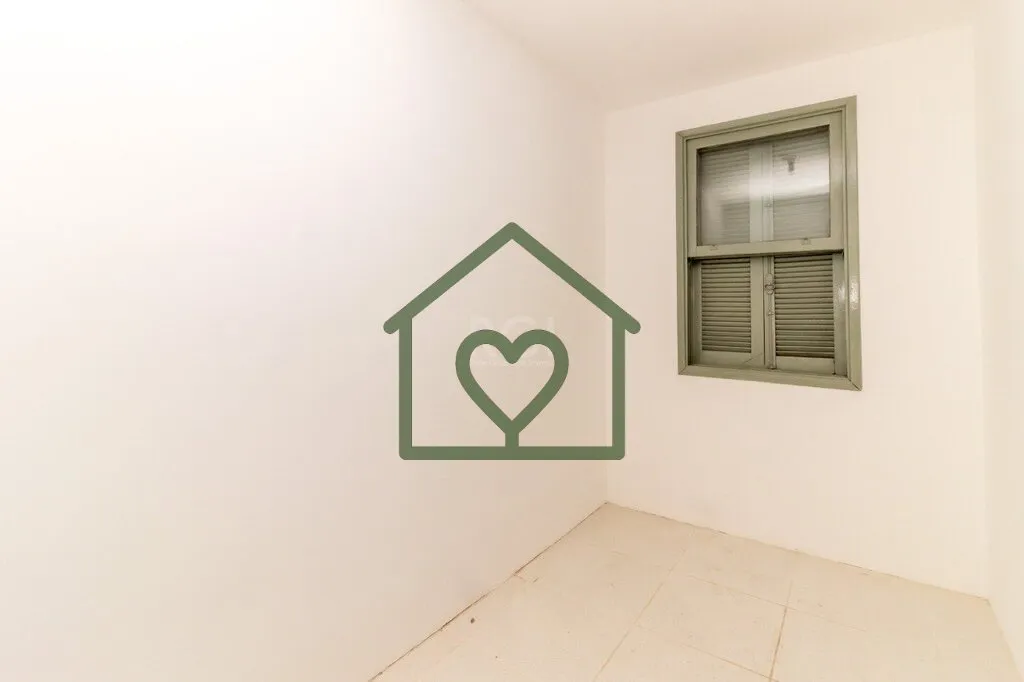 Imagem Apartamento localizado no bairro Jardim Carvalho, com 228m² no térreo. Imóvel com 03 dormitórios...