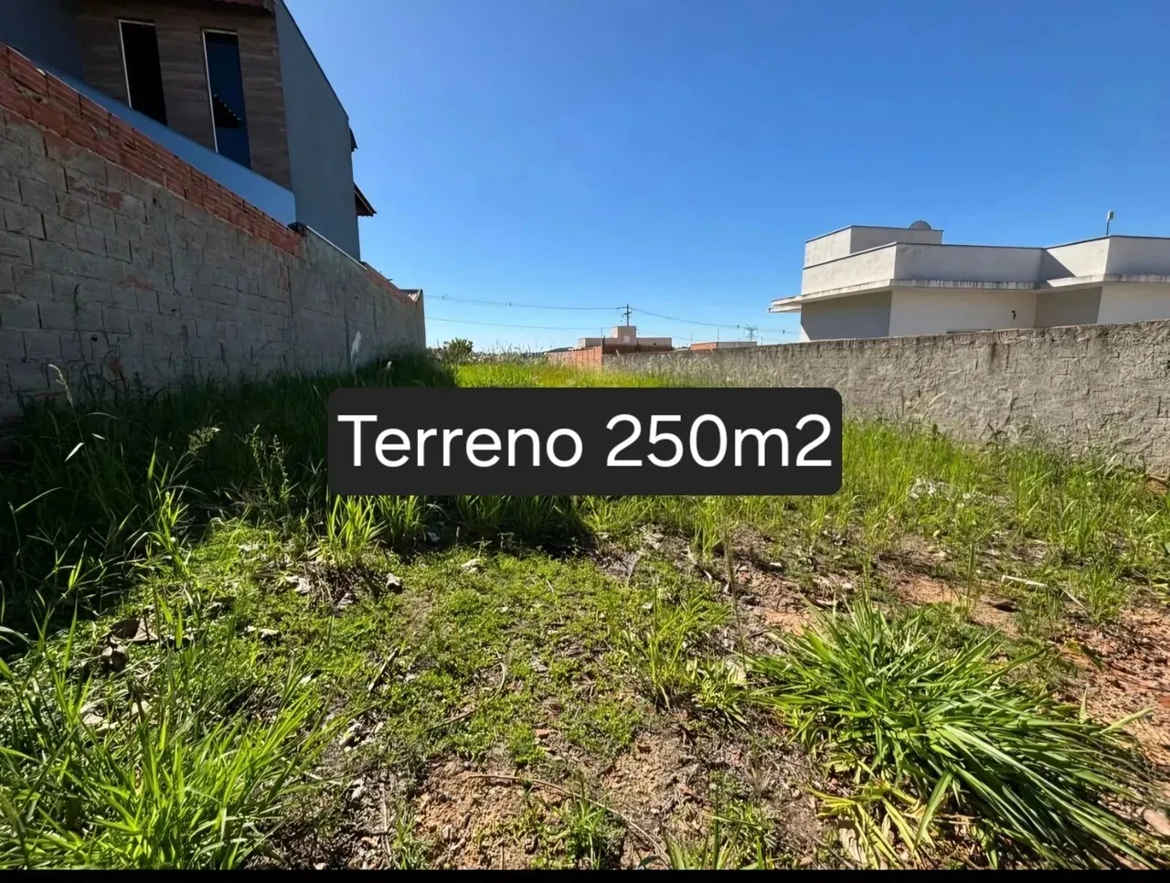 Imagem Terreno em Condomínio à Venda em Salto de Pirapora-SP, Bairro Jardim São Lucas - 250,00 m² de área