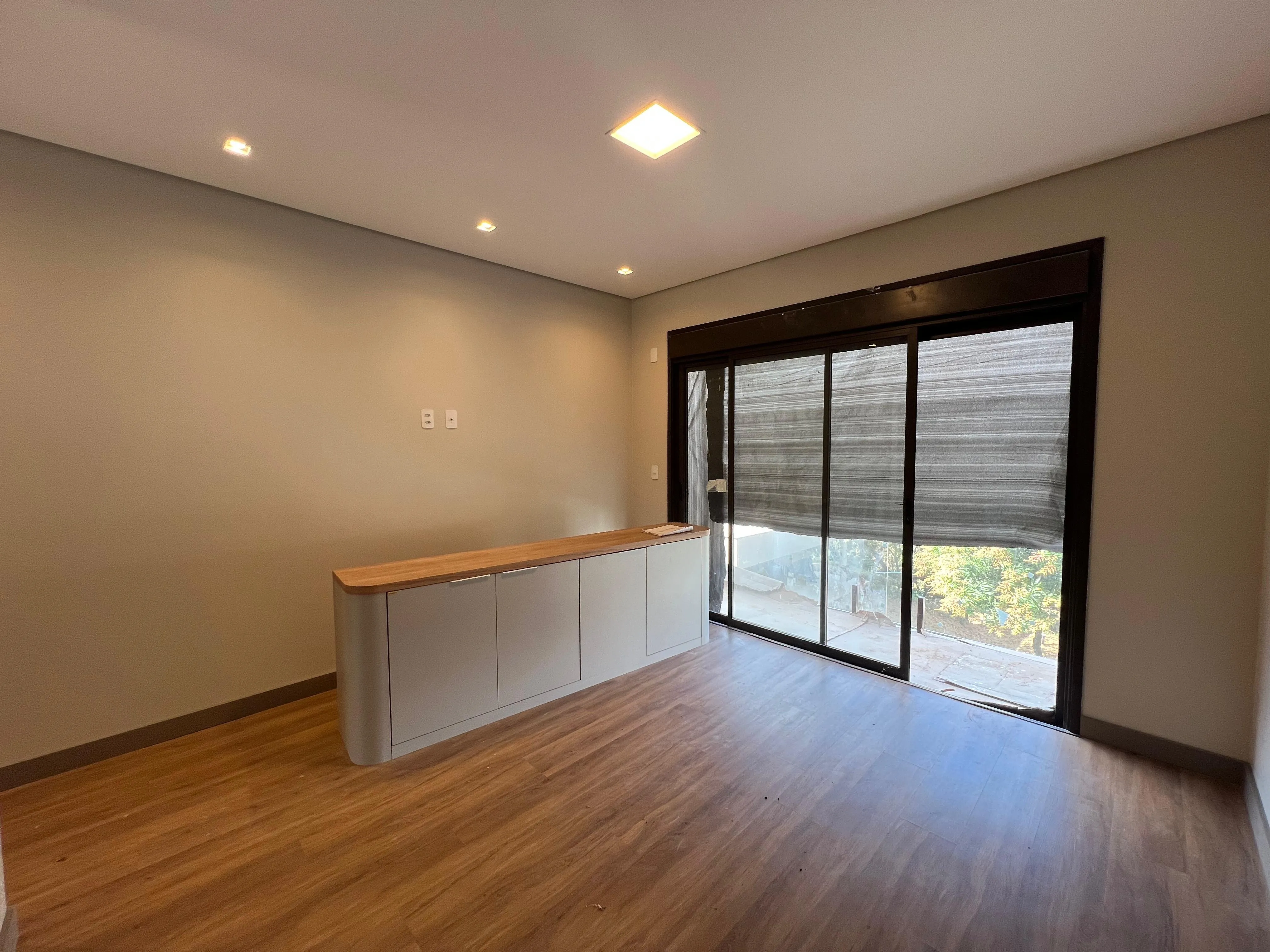Imagem Luxuosa Casa no Condomínio Fazenda Imperial - 1700m² de Terreno e 402m² de Área Construída