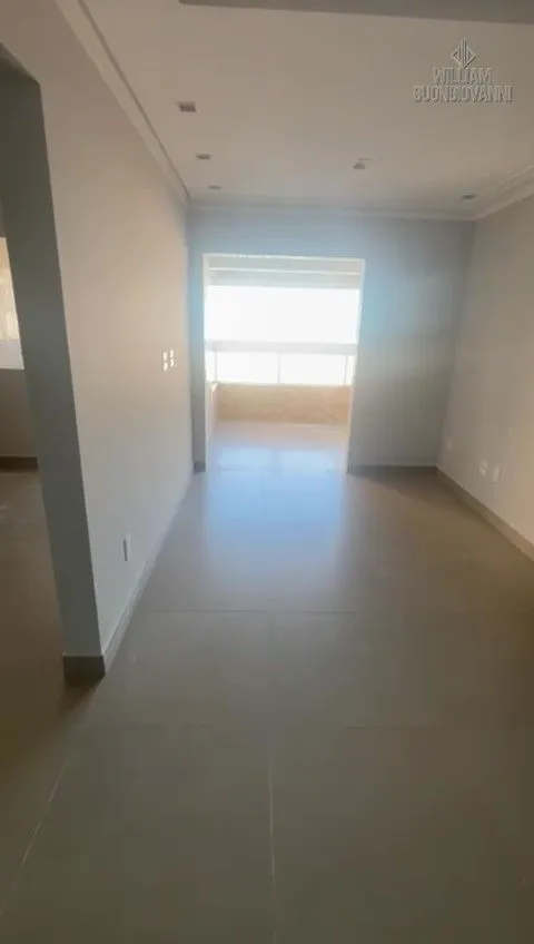 Imagem Apartamento - 2 Dorms, Suíte, Sacada Envidraçada e Vista Mar - 50m da Praia