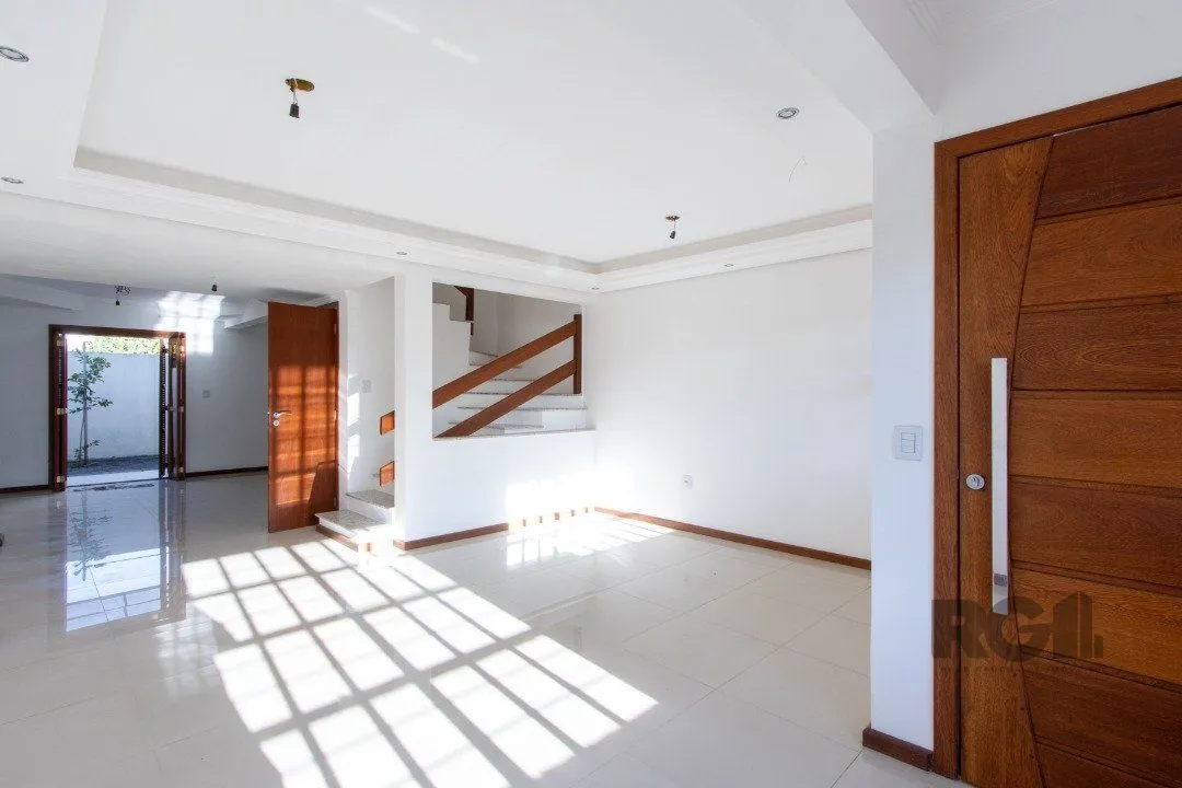 Imagem Casa para Venda - 120m², 3 dormitórios, sendo 1 suites, 1 vaga - Guarujá