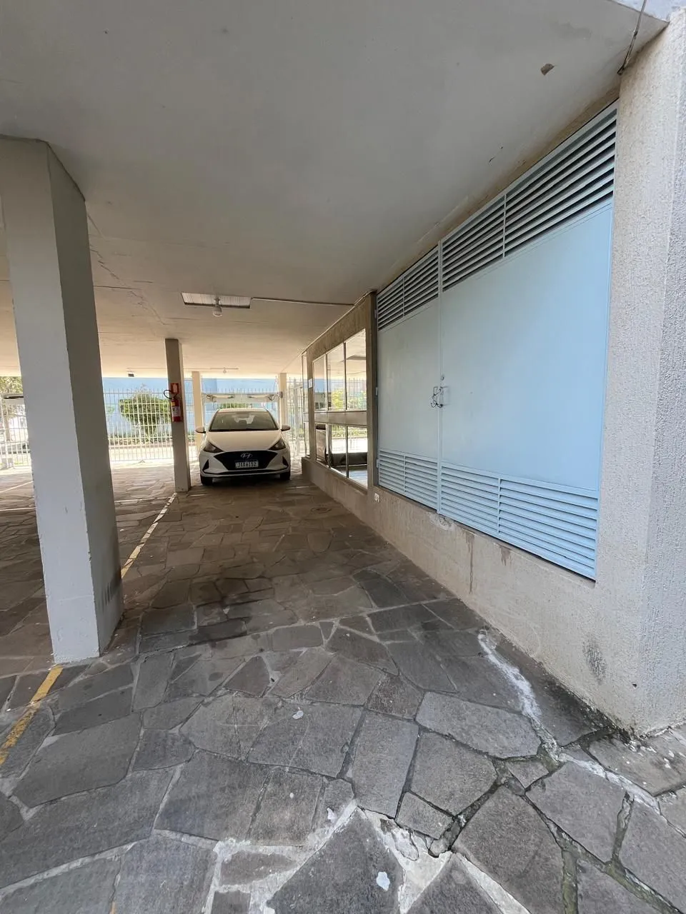 Imagem Apartamento 2 dormitórios, 1 vaga coberta no bairro Menino Deus.