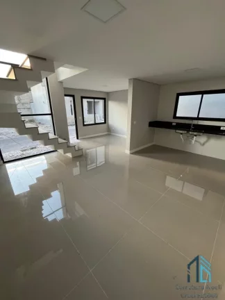 Imagem Sobrado com Ático e terraço, 03 quartos c/suíte em Condomínio no Uberaba em Curitiba PR