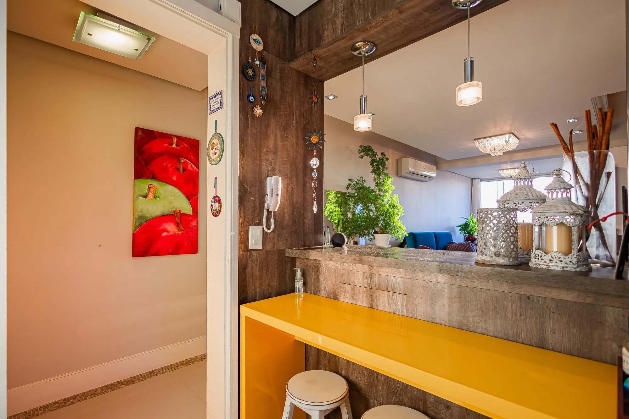 Imagem Apartamento de 97m² privativos com 3 dormitórios e 2 vagas