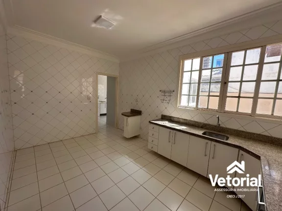 Imagem Casa de Luxo para Locação em Barreiras-BA, Bairro Aratu: 3 Quartos, sendo 3 Suítes, closet, 3 Salas, 6 Banheiros, 2 Vagas, 479,99 m².