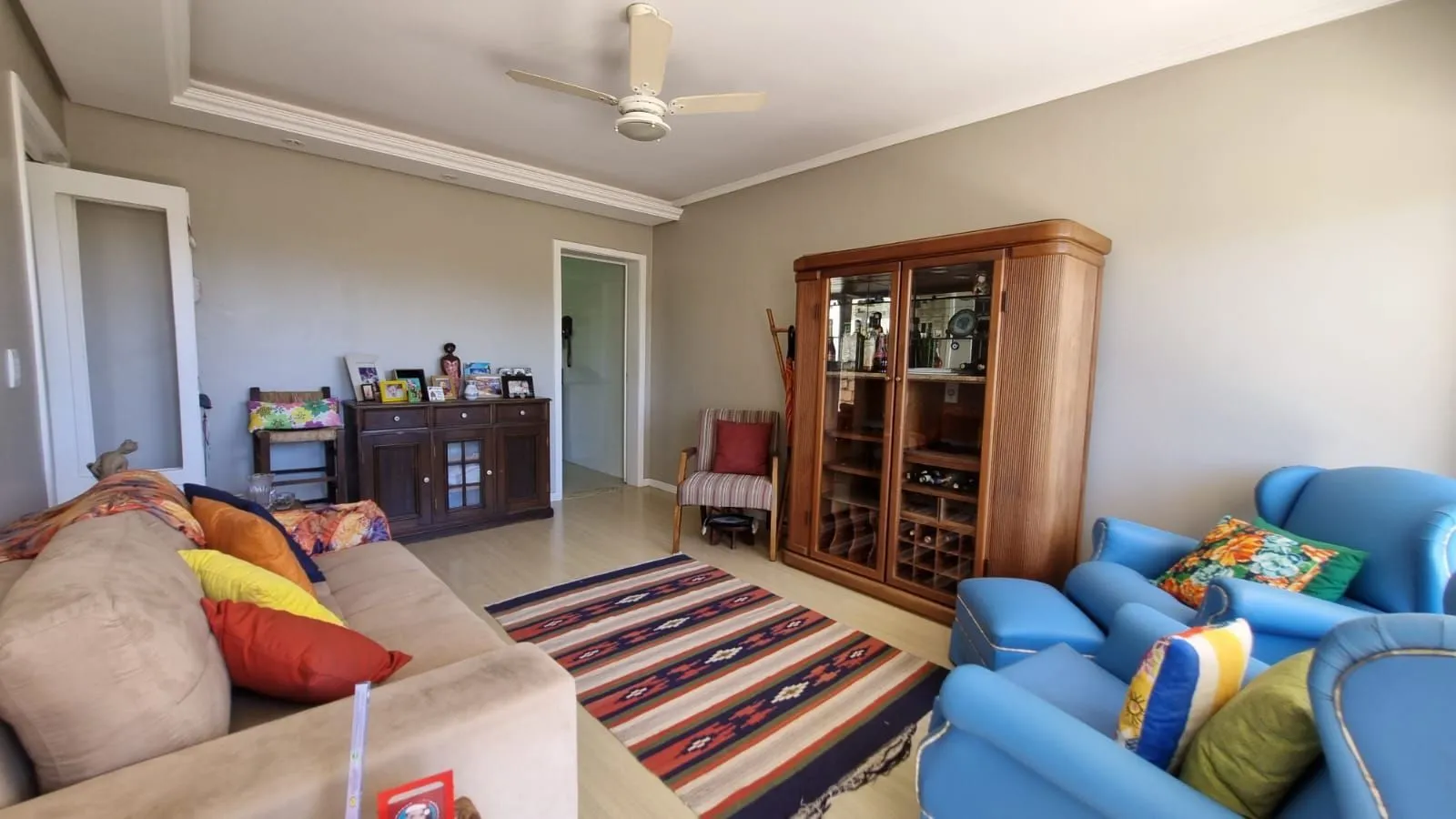 Imagem Casa Espetacular com Vista Deslumbrante, Reformada por Arquiteto de 2 dormitórios, suíte, próximo a PUC e Carrefour no bairro Partenon em Porto Alegre/RS/