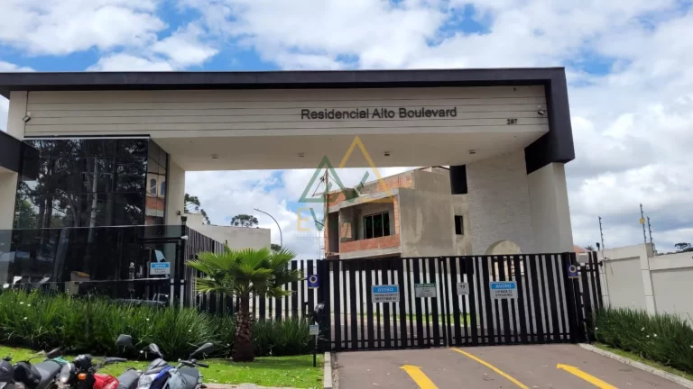 Imagem Terreno em Condomínio Fechado à venda no Bairro Alto Curitiba PR