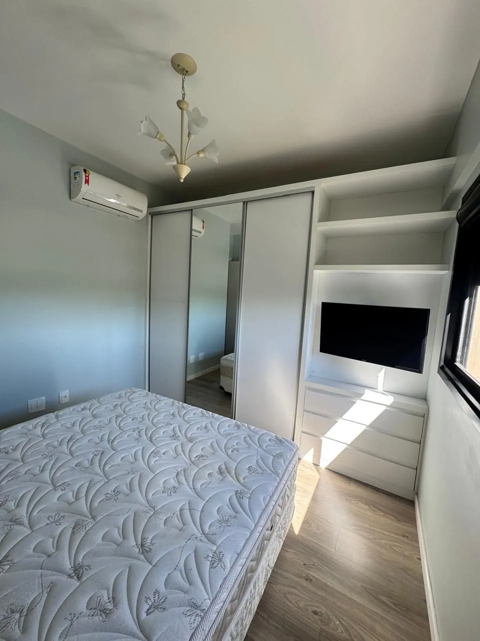 Imagem Apartamento à venda em Porto Alegre, Vila João Pessoa, com 1 quarto, 43m2