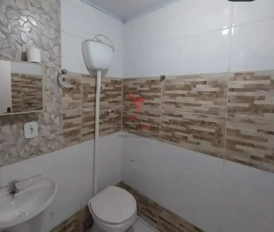 Imagem Ótima casa com piscina na Cohab em Guaratinguetá/SP