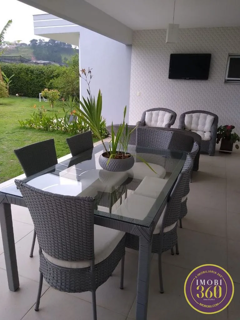 Imagem Linda casa de alto padrão em condomínio de chácara
