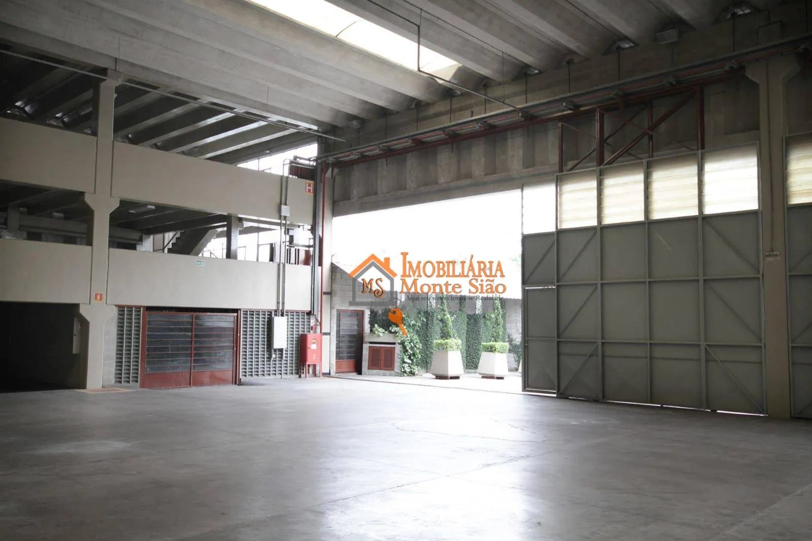 Imagem Galpão para alugar, 2305 m² por R$ 129.092,00/mês - Parque Novo Mundo - São Paulo/SP