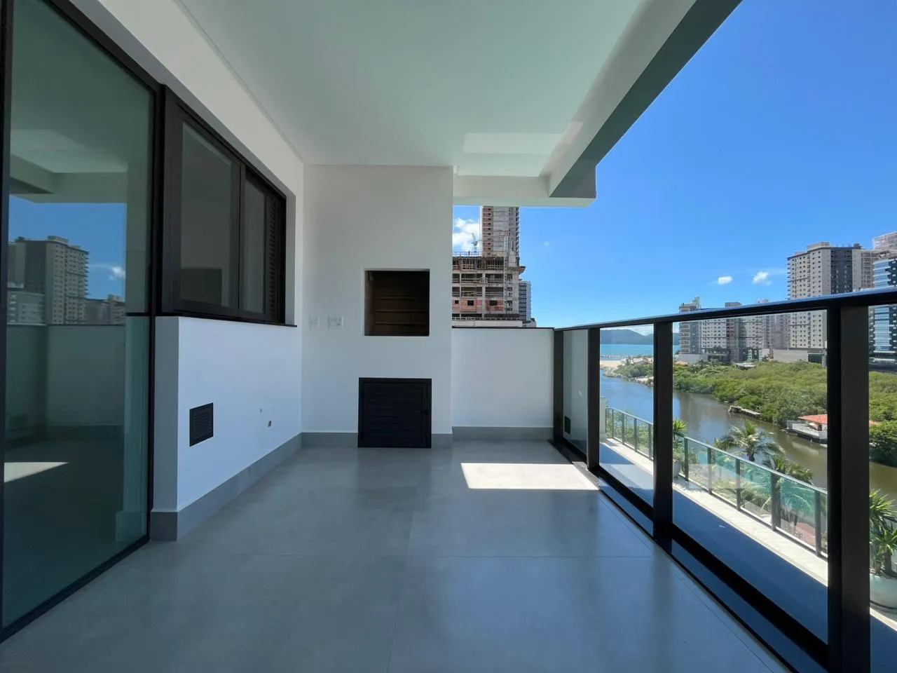 Imagem Apartamento com vista para o mar à venda com 132m2 por R$ 2.900.000,00