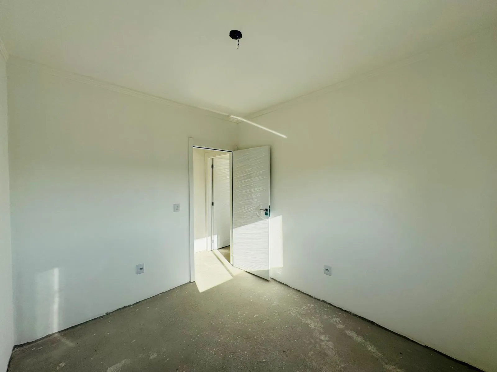 Imagem 2 Dormitórios, suíte, sacada, vaga dupla I Apartamento Novo no Jardim Botânico