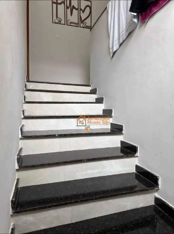 Imagem Sobrado com 3 dormitórios à venda, 200 m² por R$ 630.000,00 - Bonsucesso - Guarulhos/SP