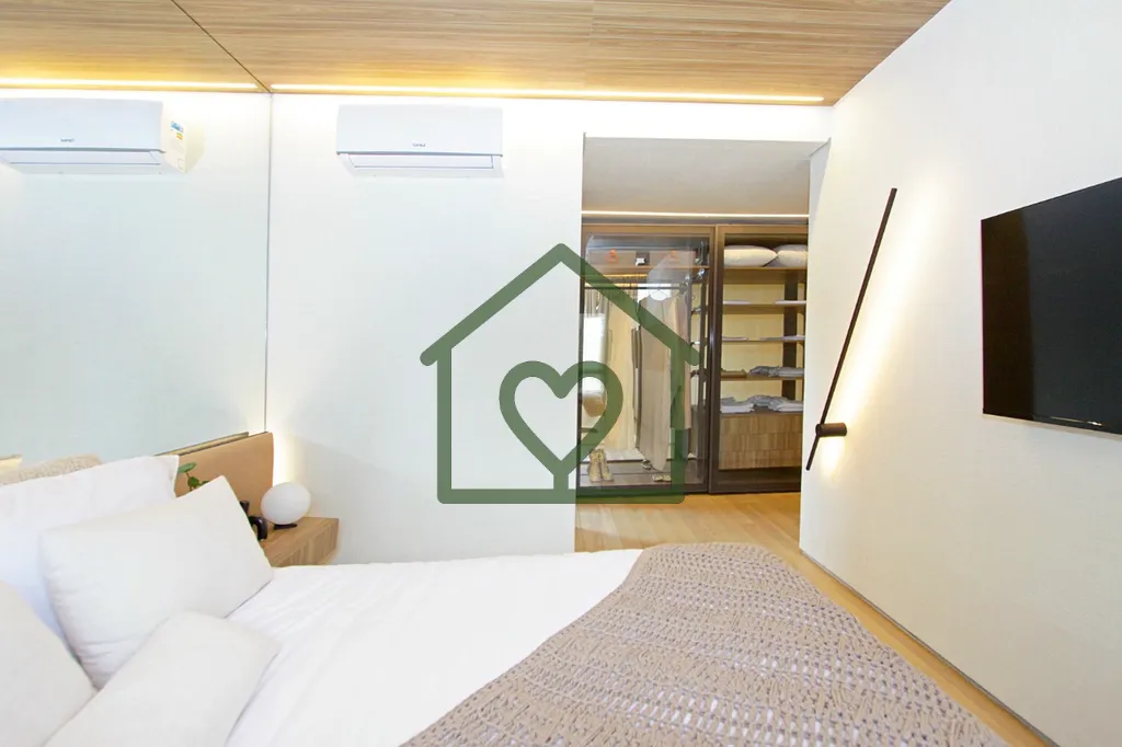 Imagem Apresento um sofisticado apartamento de 151 m² privativos no 18º andar, situado no bairro Menino D...