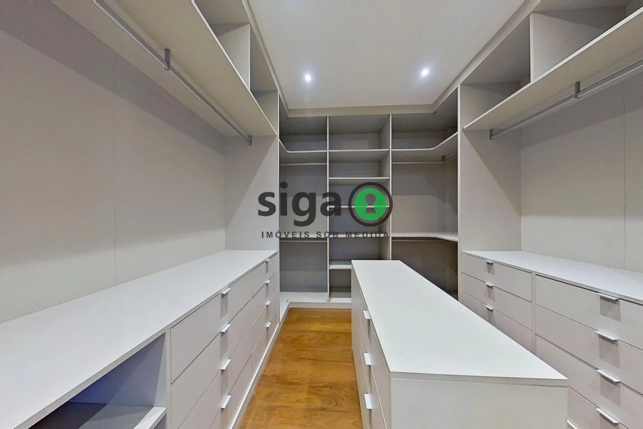 Imagem Apartamento à venda em Moema Índios - 213m², 3 dormitórios sendo 2 suítes, 4 vagas, reformado