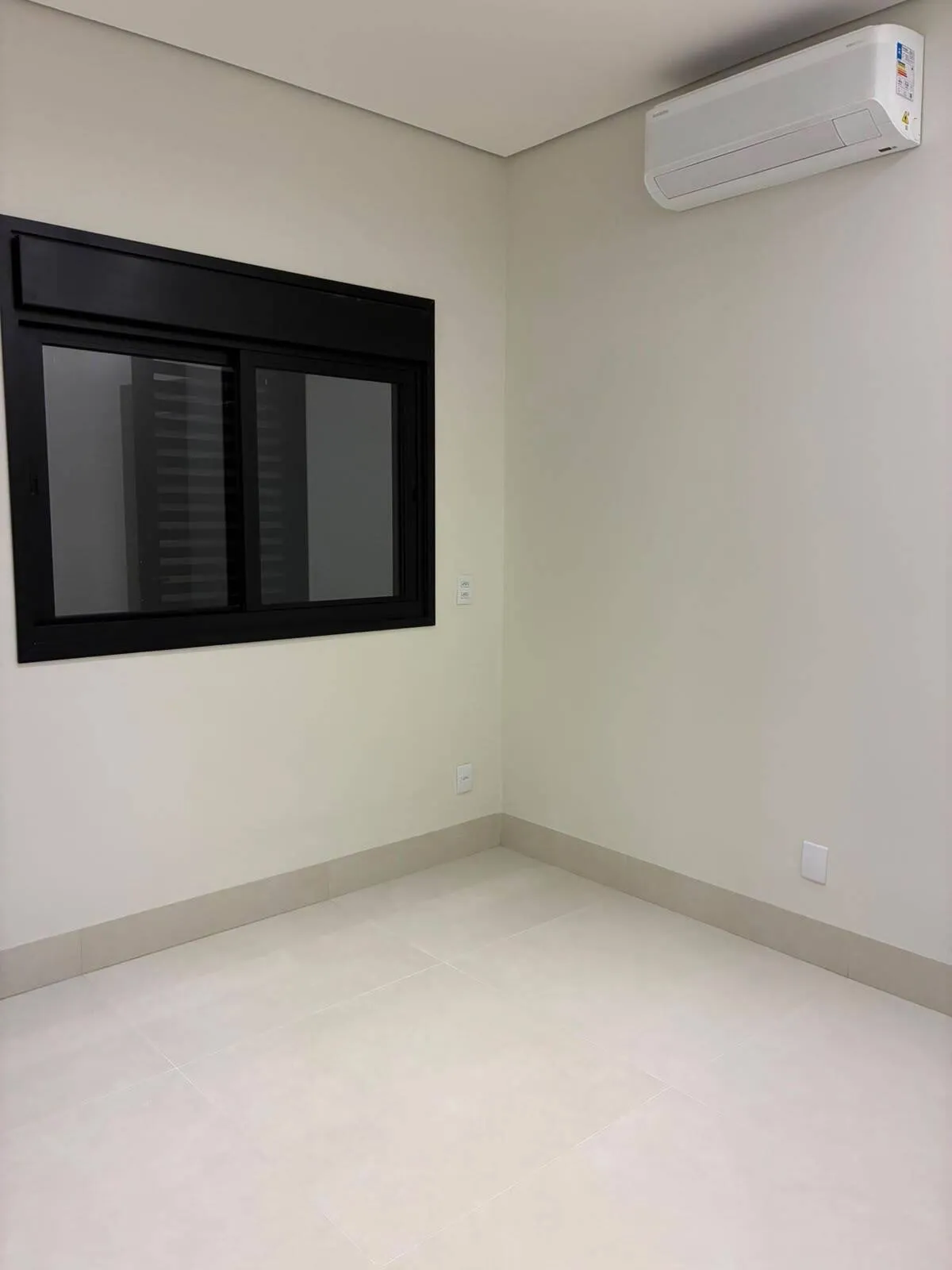 Imagem Casa 3 suítes condomínio brisas