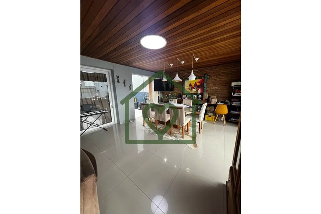 Imagem Bem-vindo a esta incrível casa à venda, localizada no charmoso bairro Lomba do Pinheiro, em Porto ...