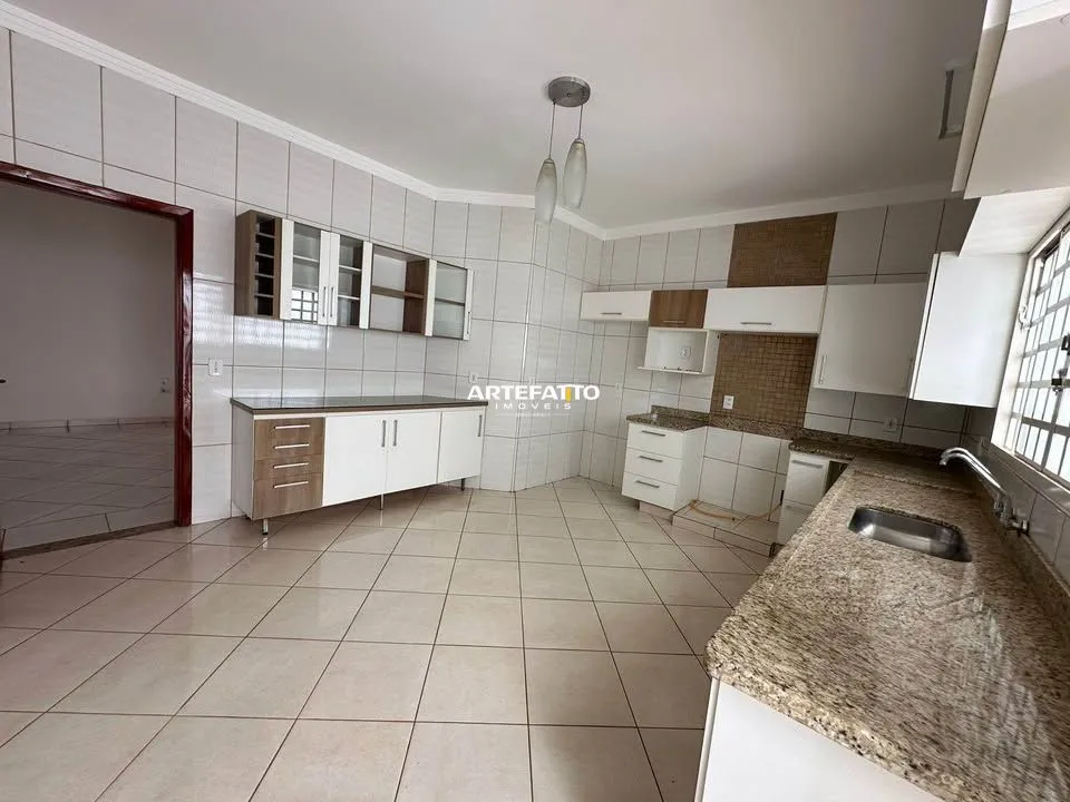 Imagem Casa com 3 dormitórios no bairro Colina do Espraiado