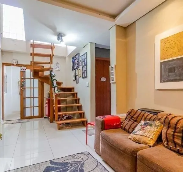 Imagem Casa sobrado no Partenon de 4 dormitórios e 2 vagas