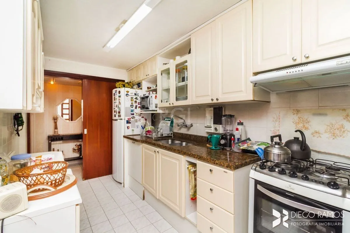 Imagem Apartamento para Venda - 111m², 3 dormitórios, sendo 1 suites, 2 vagas - Menino Deus