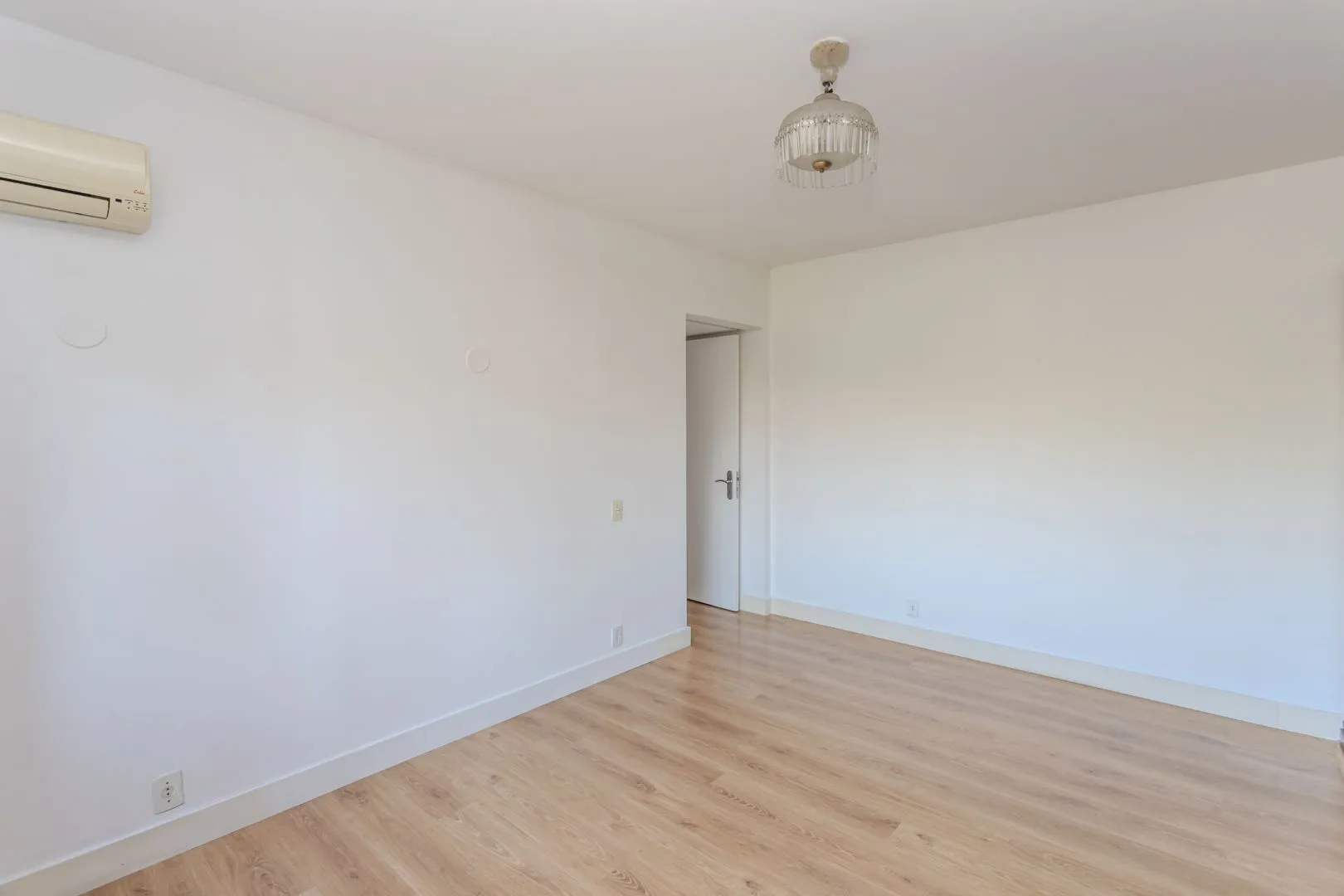 Imagem Apartamento no Moinhos de Vento de 3 dormitórios vaga e infra DESOCUPADO