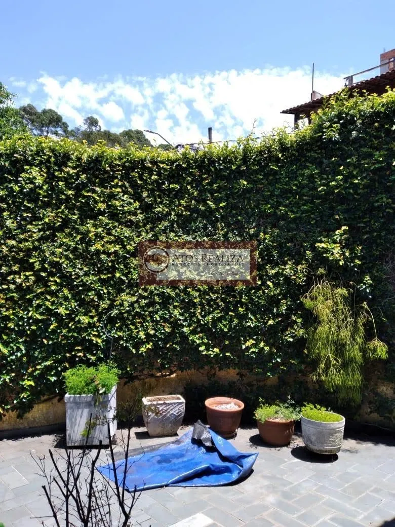 Imagem Casa térrea com edícula à venda em Jardim Esmeralda Região da Cidade Dutra SP. 300m², 3 dormitórios, 2 banheiros, 4 Vagas de garagem por R$800.000. Oportunidade!