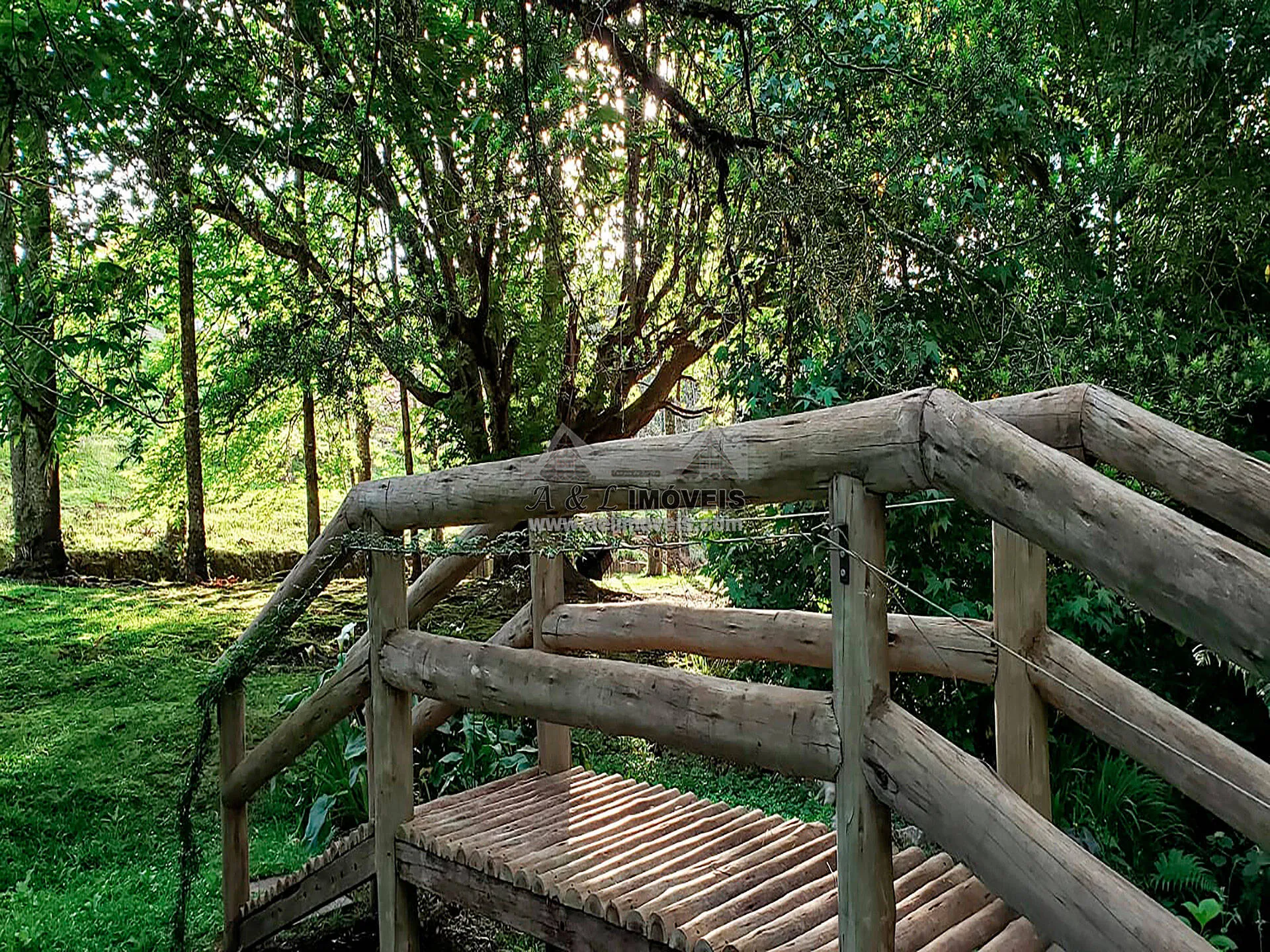 Imagem Terreno à venda em Campos do Jordão - Em loteamento de alto padrão