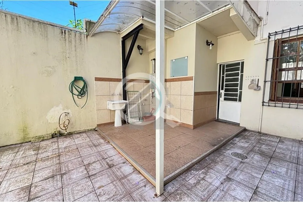 Imagem Se você busca um imóvel aconchegante e bem localizado, esta é a sua chance! Este apartamento de 1...