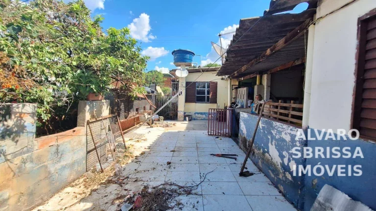 Imagem Oportunidade: Terreno com 2 Casas, Quintal e Espaço para Comércio à venda no Bairro São Judas Tadeu - Itu/SP